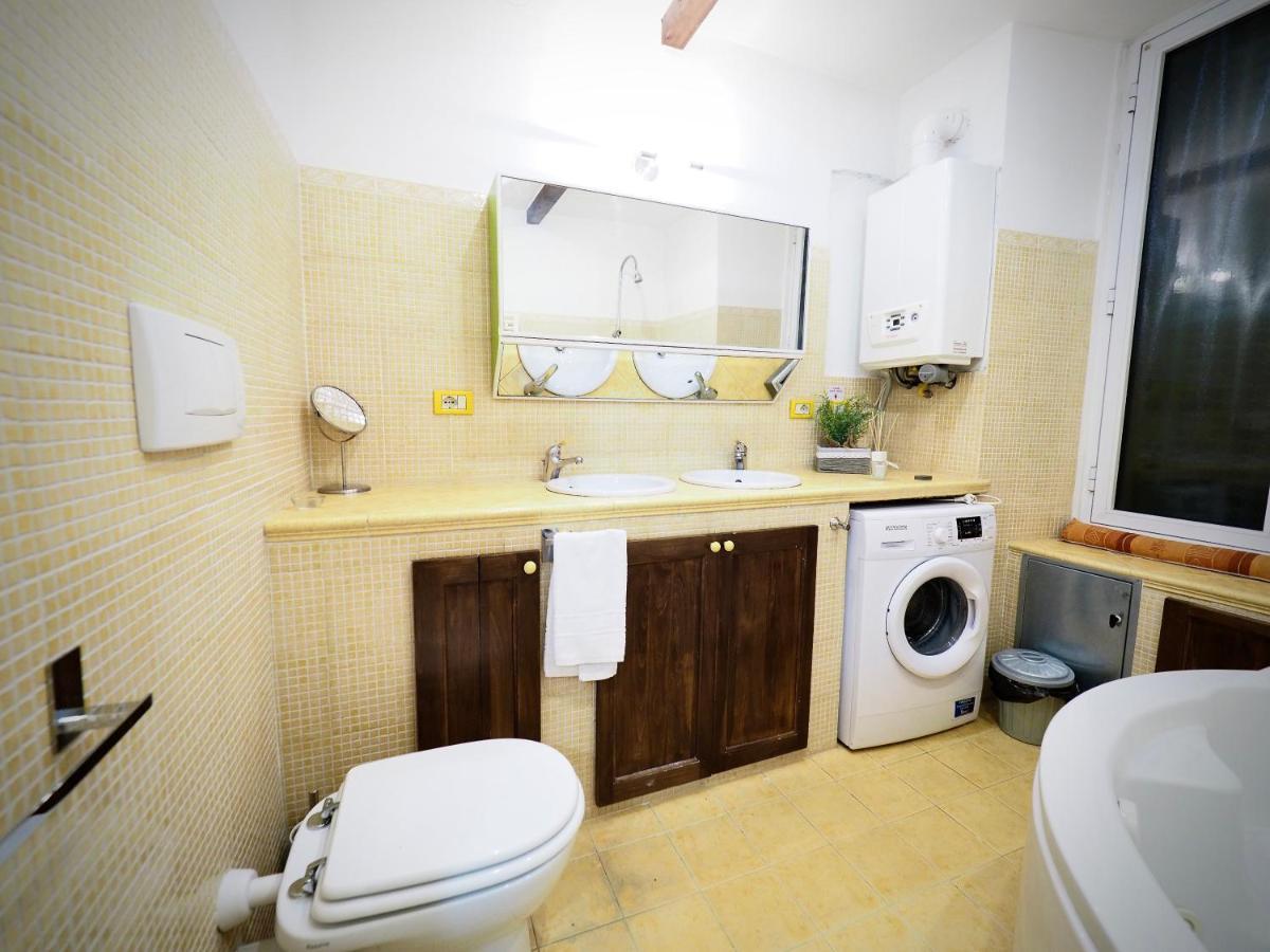 Dimora Delle Camelie Apartment Genoa Bagian luar foto